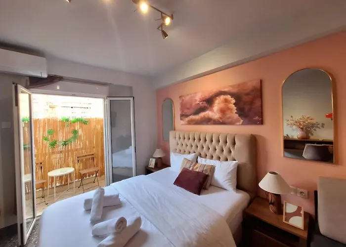Stylish And Central Apt Near Acropolis - Avdi Square